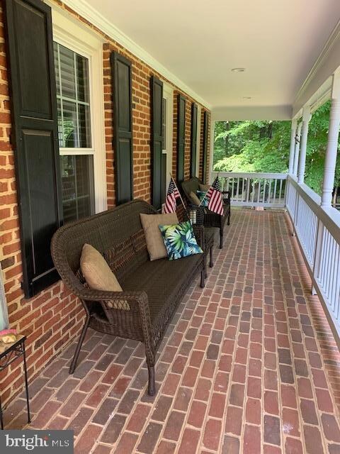 6026 Finchingfield Rd, Warrenton, VA 20187 - photo 2