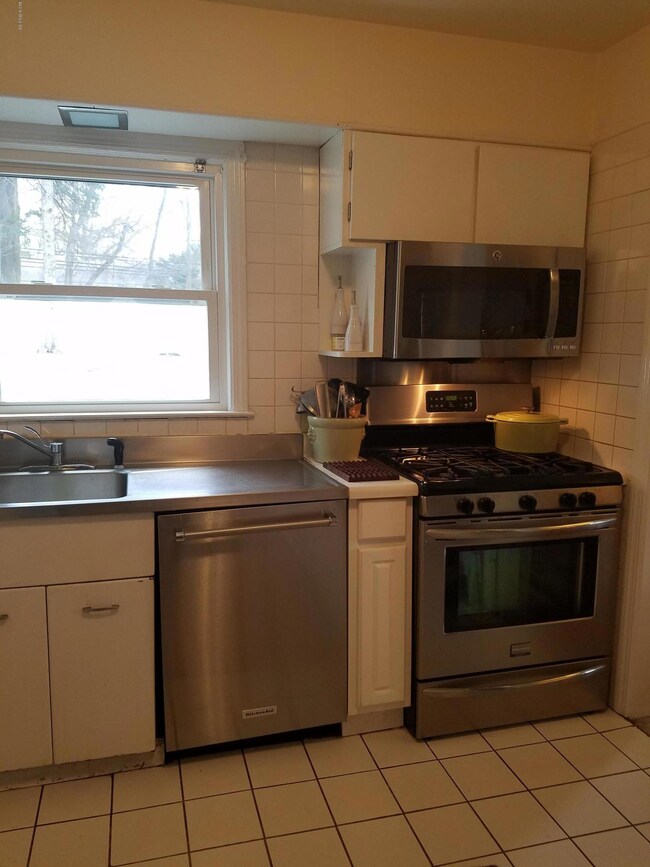 33 Long Meadow Rd, Riverside, CT 06878 - photo 6