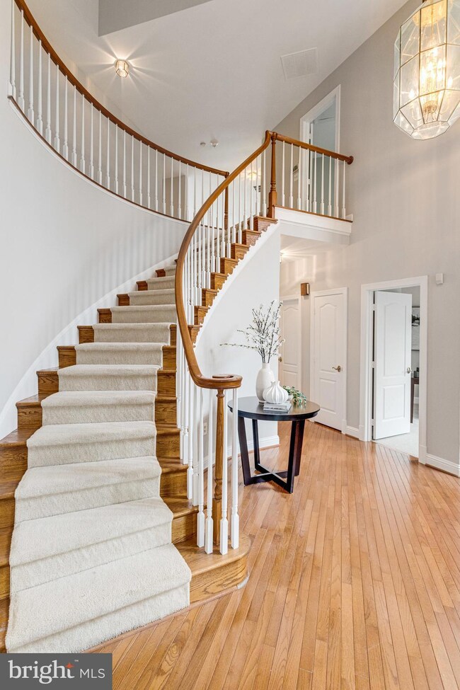 8117 Bellingham Ct, Fairfax Station, VA 22039 - photo 7