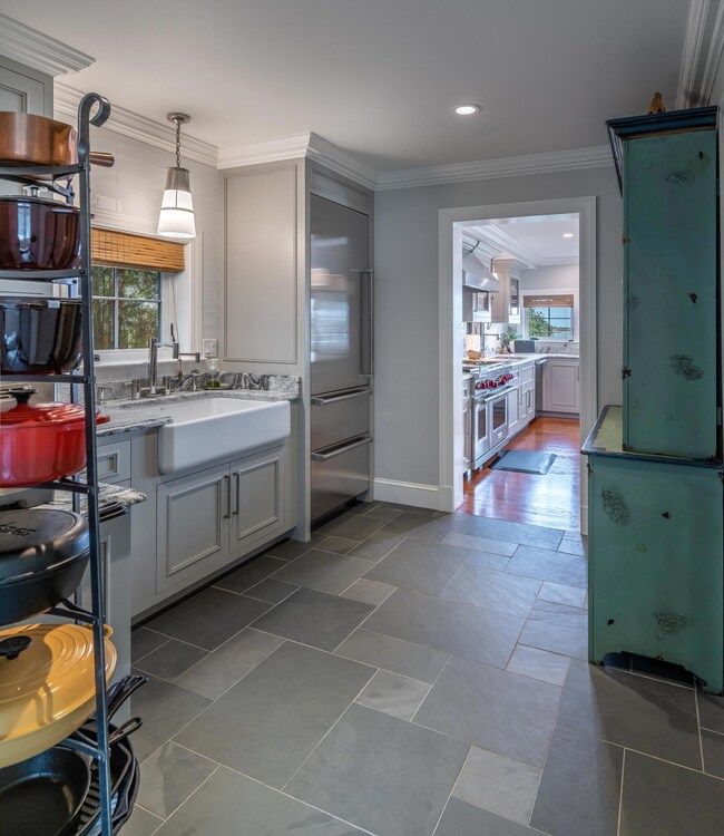 11 Drew Road Pantry