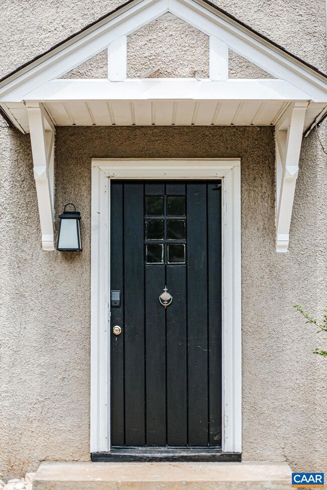 126 Maywood Ln, Charlottesville, VA 22903 - photo 3