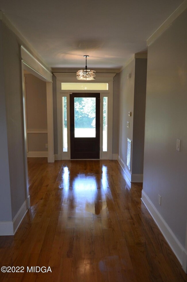 4.131FairwayRunFoyer