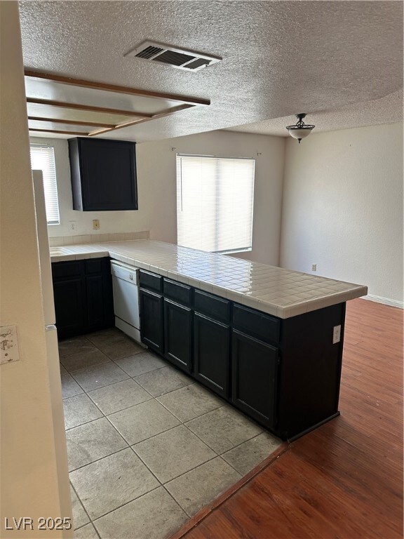 9521 Sunken Reef Cir, Las Vegas, NV 89117 - photo 5