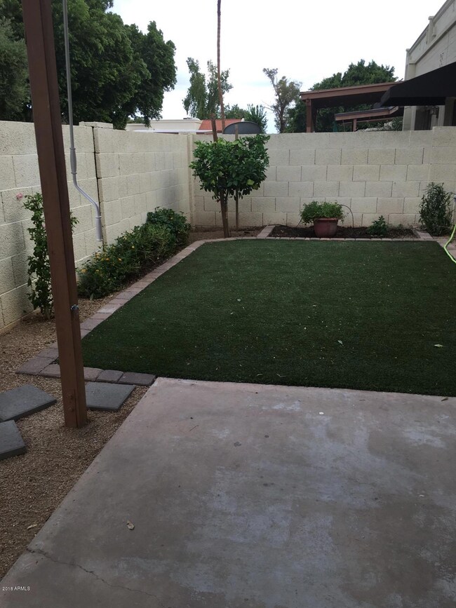 13417 N 24th Ln unit 2, Phoenix, AZ 85029 - photo 6