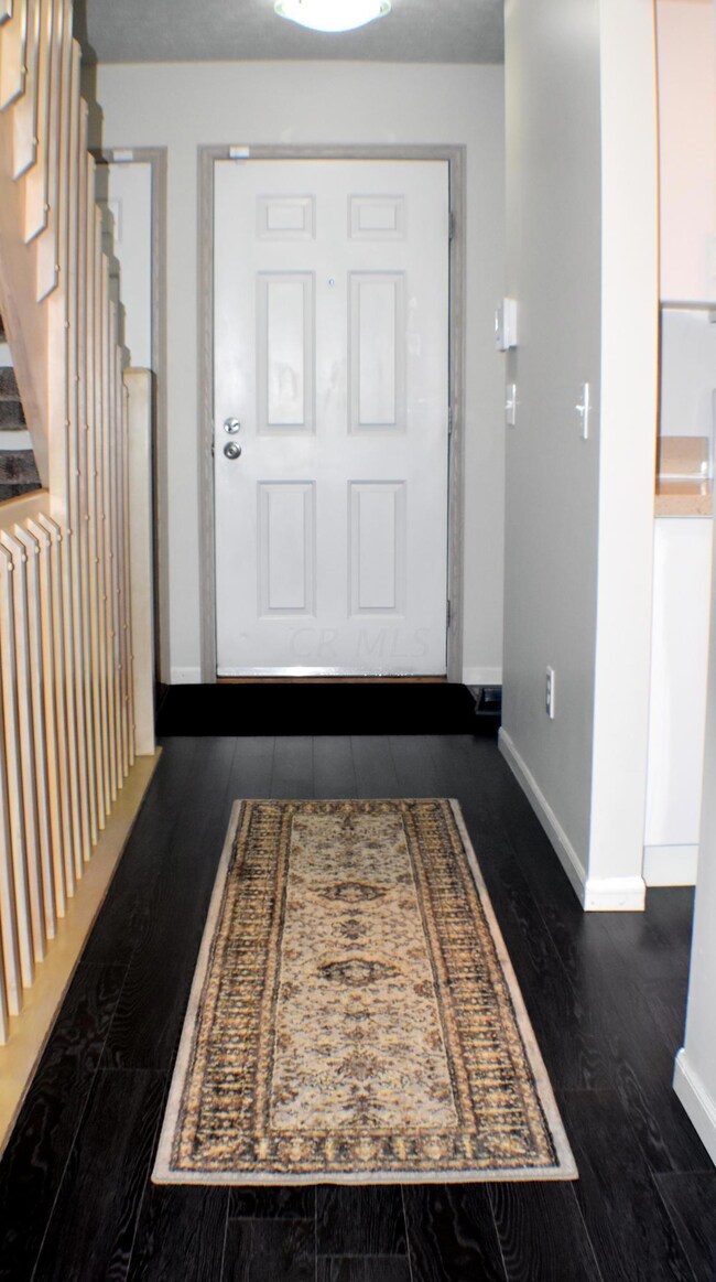 Blendon Entry Hallway