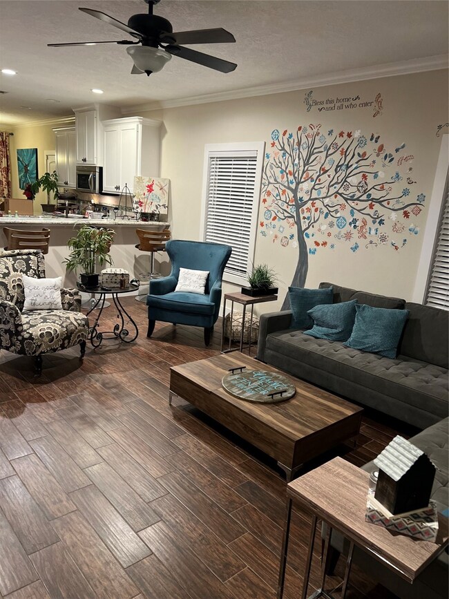 506 Clarence St, Tomball, TX 77375 - photo 2