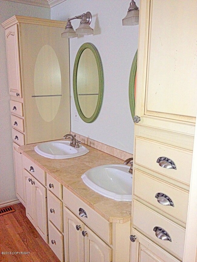 Venus_Master Bath Dbl sinks