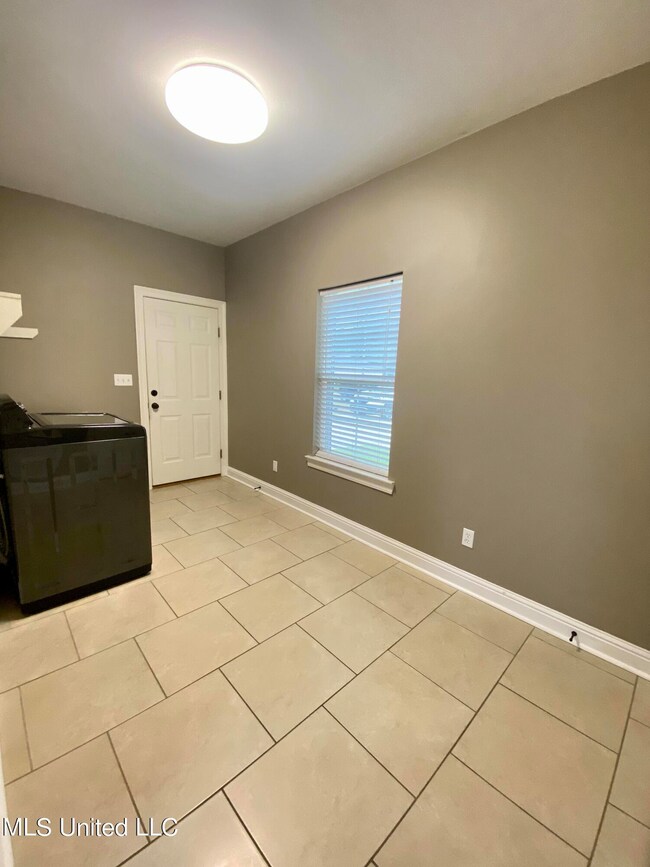 38 Meadow Path Cir, Picayune, MS 39466 - photo 5