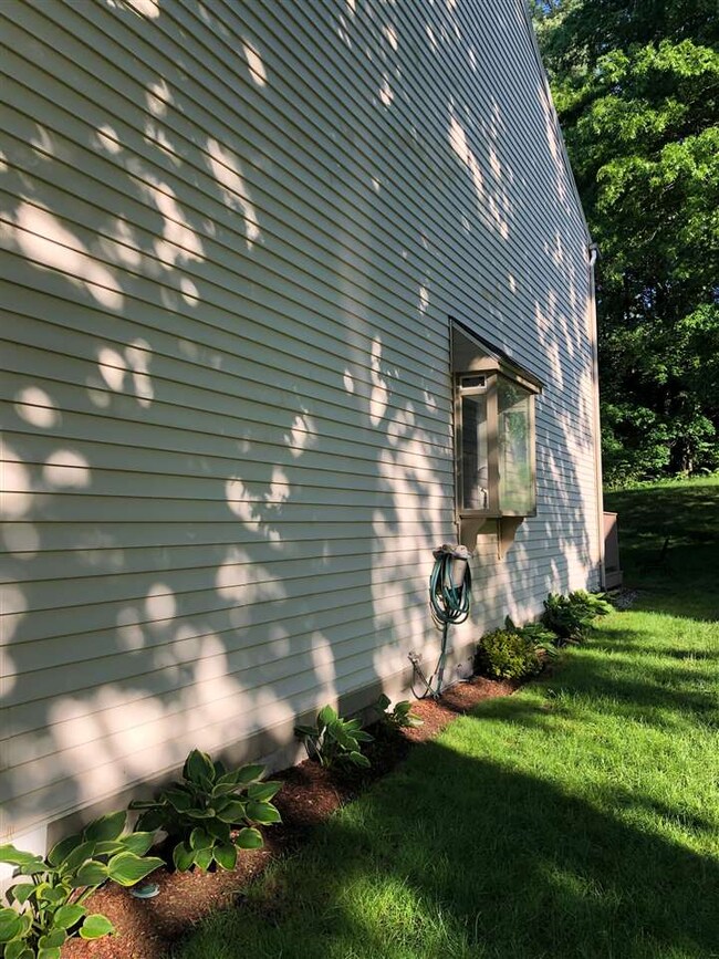 44 Shelburne Rd, Merrimack, NH 03054 - photo 4