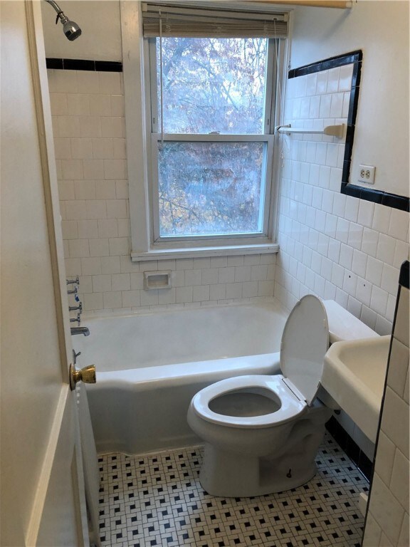 198 Armington St unit 12, Cranston, RI 02905 - photo 6