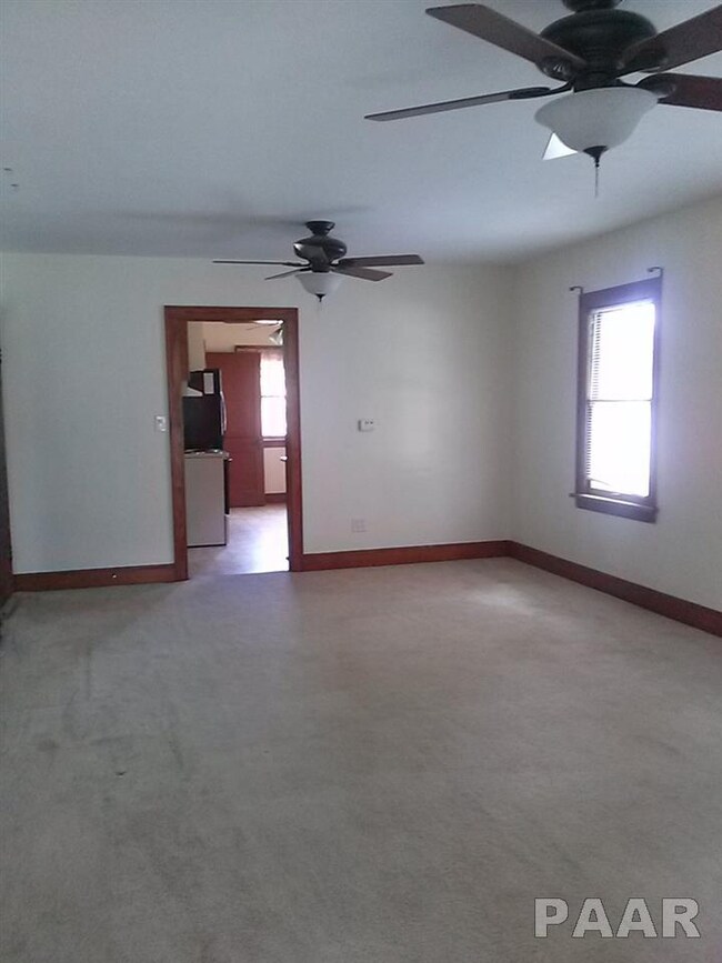 1338 W Pleasant St, Davenport, IA 52804 - photo 2