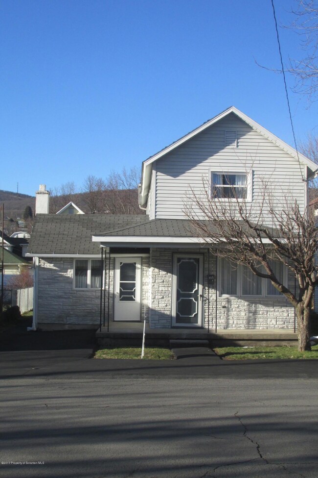 1305 Olga St, Scranton, PA 18519 - photo 2