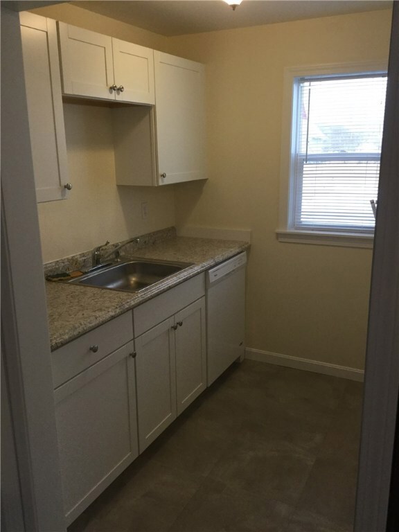 321 2nd Ave, Woonsocket, RI 02895 - photo 4