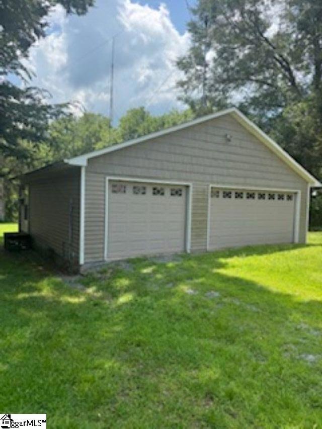 283 Maple St, Rutherfordton, NC 28139 - photo 2