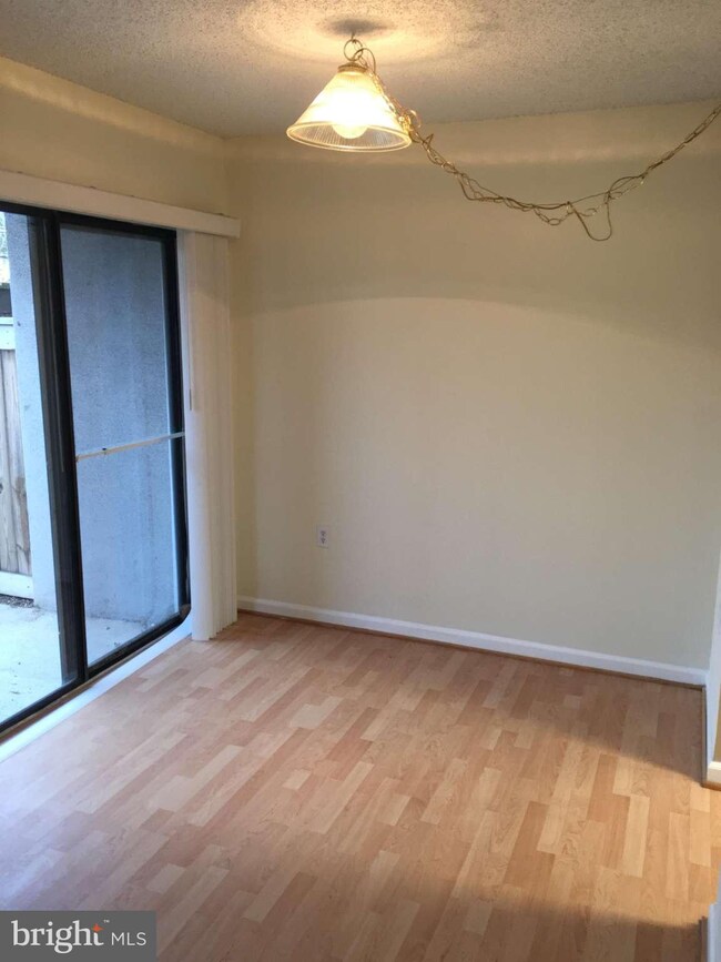 5758A Village Green Dr unit A, Alexandria, VA 22309 - photo 6