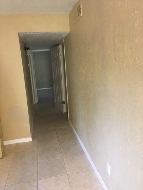 6110 W Mount Houston Rd unit B, Houston, TX 77088 - photo 4