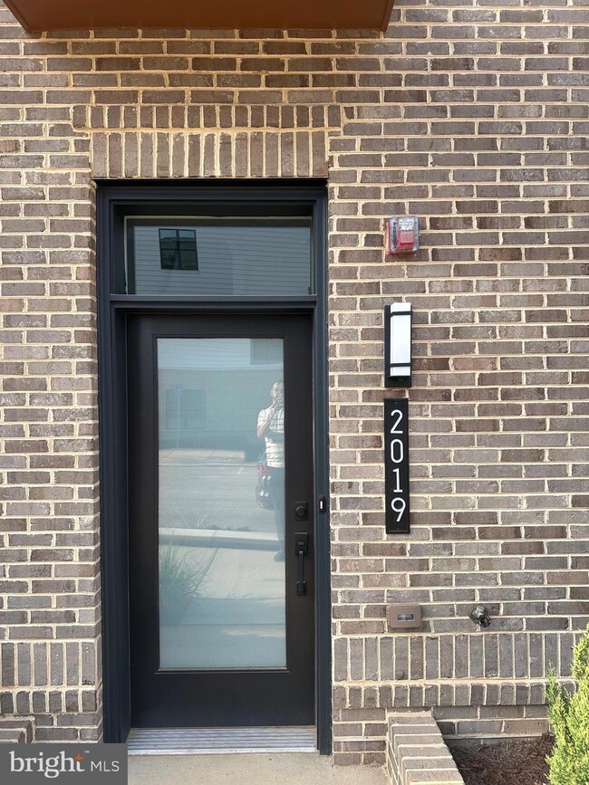 2019 Tysons Ridgeline Rd, Pimmit Hills, VA 22043 - photo 2