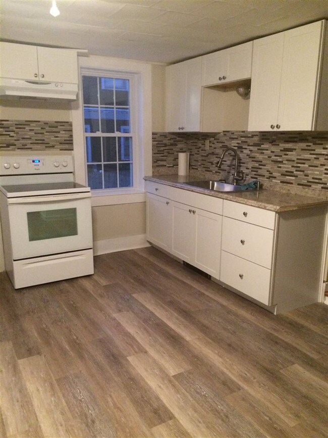 315 Roxbury St, Keene, NH 03431 - photo 2