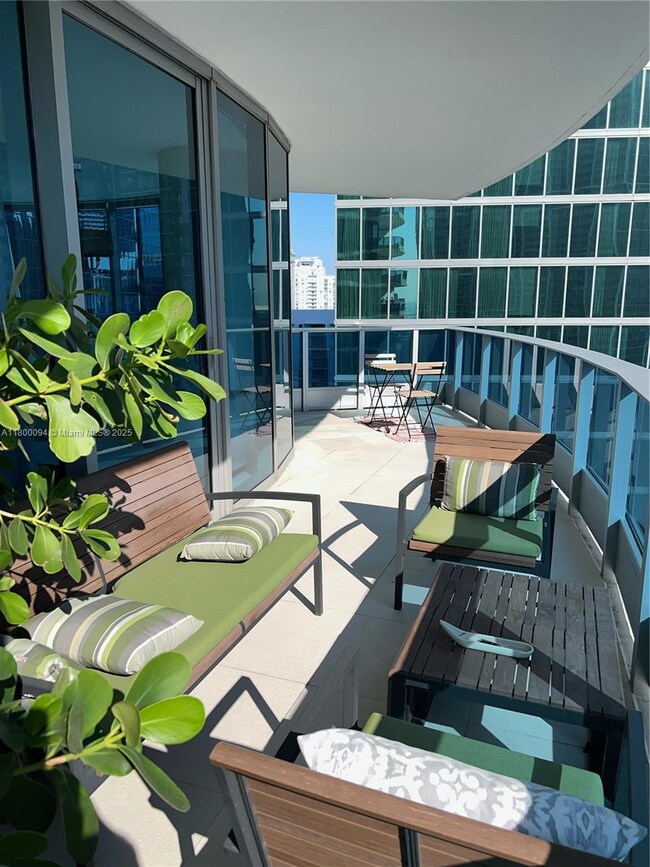 200 Biscayne Blvd Way unit 3201, Miami, FL 33131 - photo 5