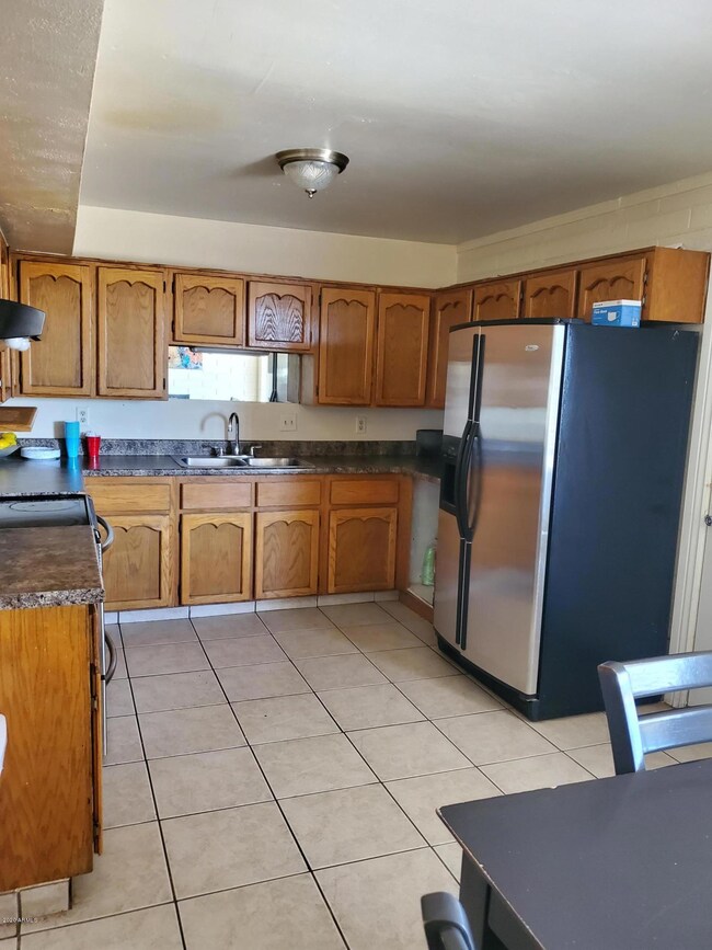 931 S Sirrine, Mesa, AZ 85210 - photo 6