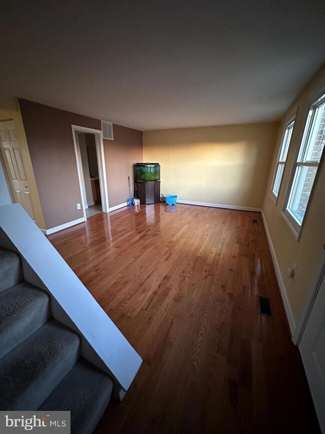 19311 Midridge Rd, Germantown, MD 20876 - photo 3