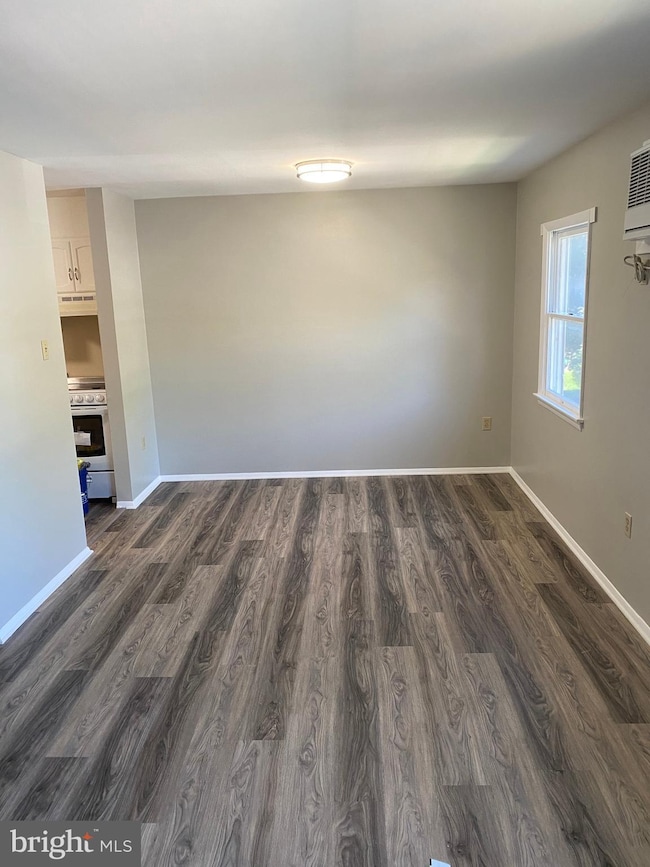 956 E Maple St unit D, Palmyra, PA 17078 - photo 2