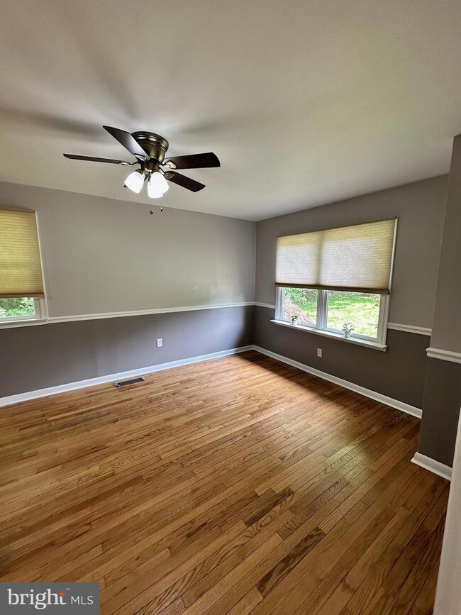 162 Bishop Dr, Chester, PA 19014 - photo 5