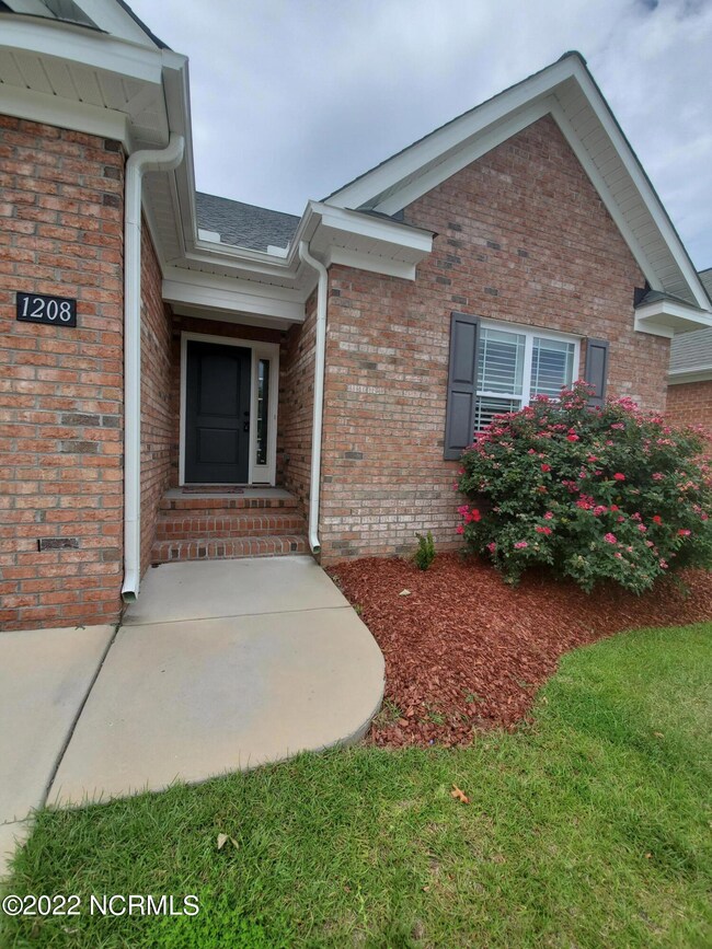 1208 Brighton Dr, Winterville, NC 28590 - photo 2