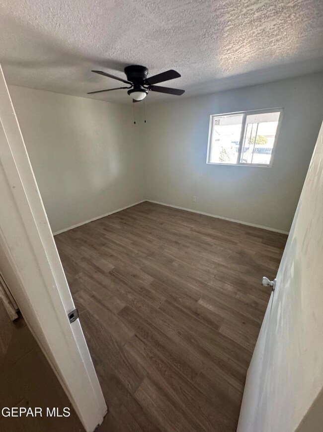 1109 Hawaii St, El Paso, TX 79915 - photo 6