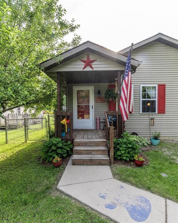 2205 N Manring Ave, Muncie, IN 47303 - photo 2