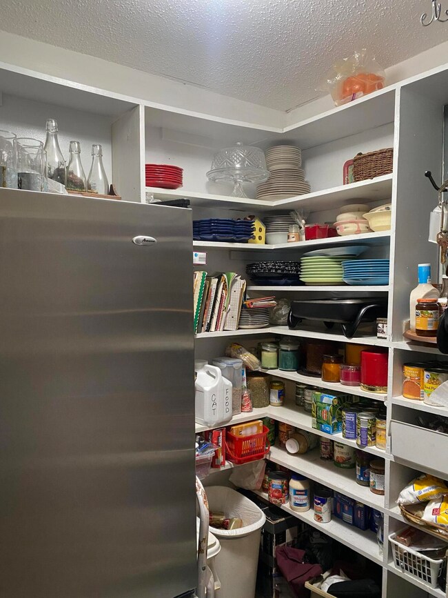 B13 Pantry