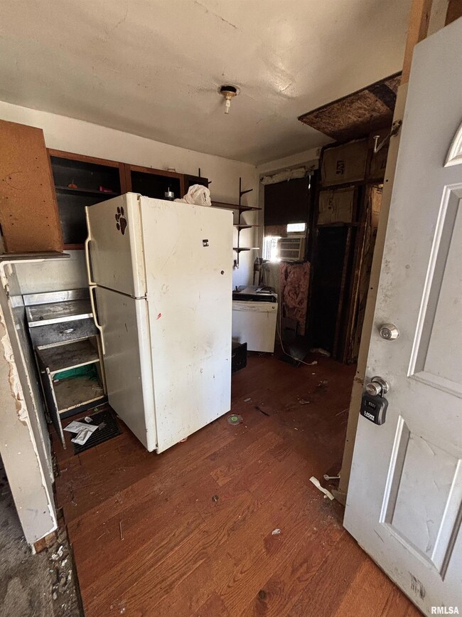 1516 S Westmoreland Ave, Peoria, IL 61605 - photo 7