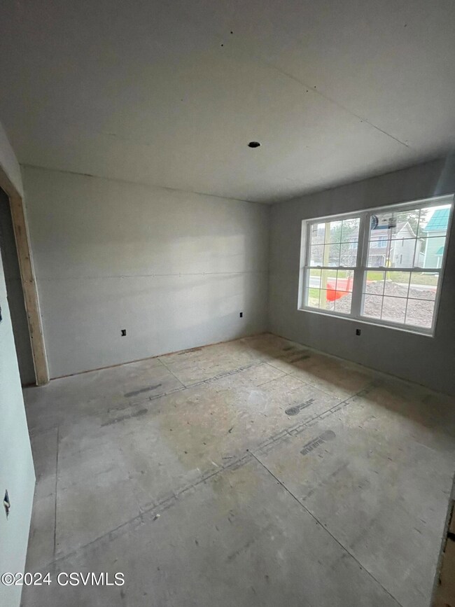 605 E 3rd St, Nescopeck, PA 18635 - photo 7