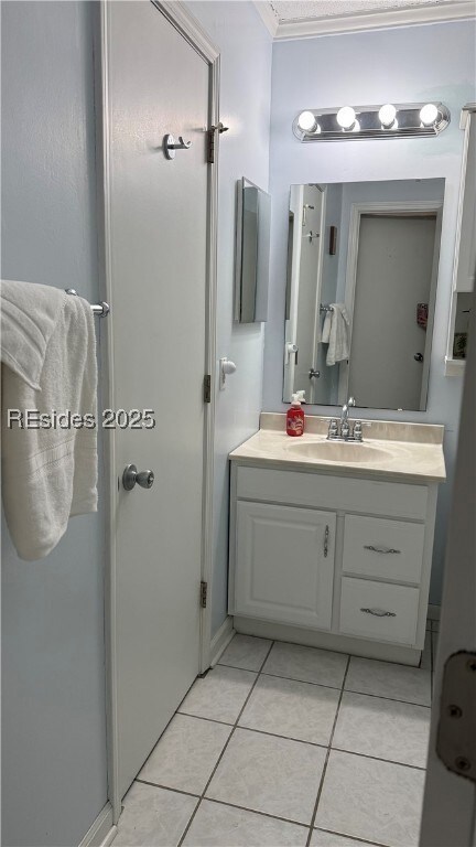 Nice & Bright blue sky bathroom!