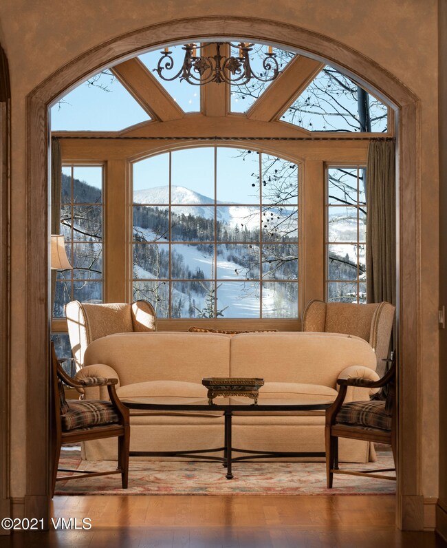 1085_riva_glen_vignette_living_b