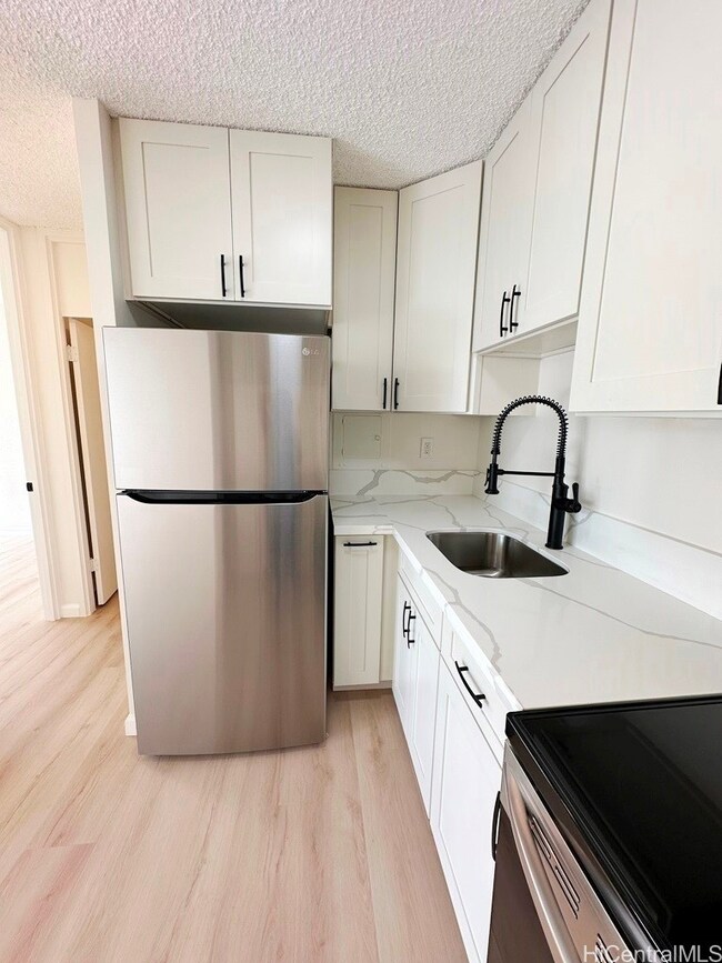 2015 Lime St unit 203, Honolulu, HI 96826 - photo 3