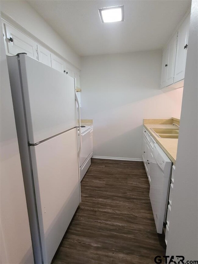 404 404 Boyd Ln, Tyler, TX 75703 - photo 5