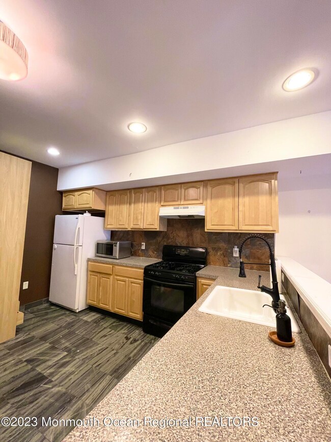 619 Cookman Ave unit 2, Asbury Park, NJ 07712 - photo 7