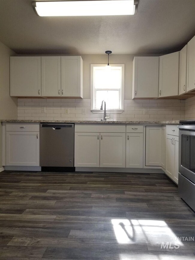 420 Garland St, Nampa, ID 83686 - photo 7
