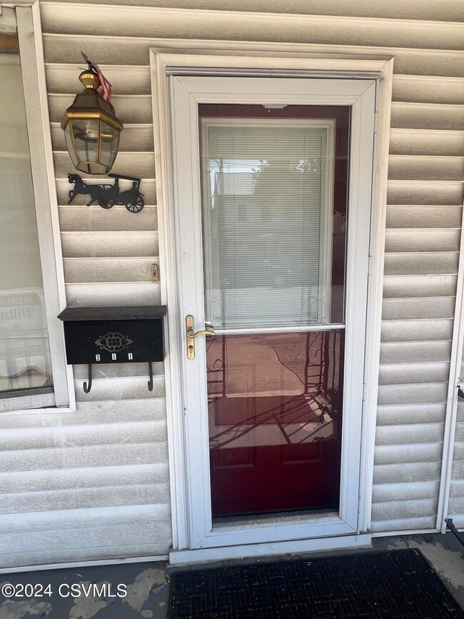 311 W Pine St, Shamokin, PA 17872 - photo 2
