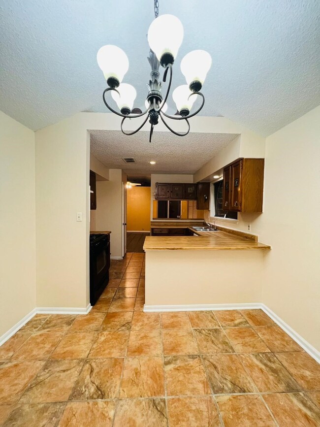 breakfast / kitchen view