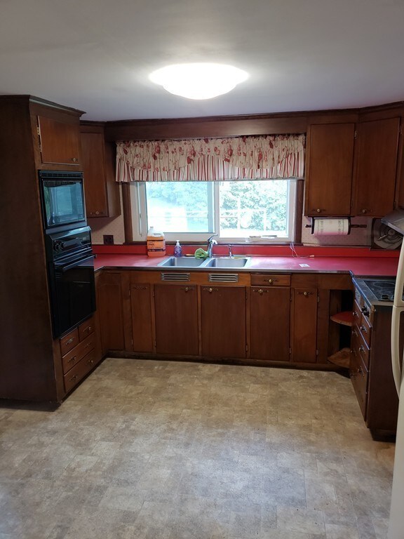 82 Concord Rd, Billerica, MA 01821 - photo 2