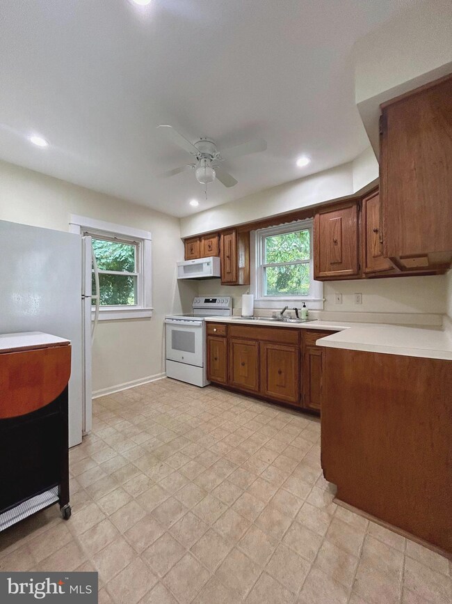1318 Abingdon Rd, Abingdon, MD 21009 - photo 2