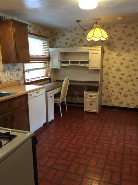 Spacious kitchen