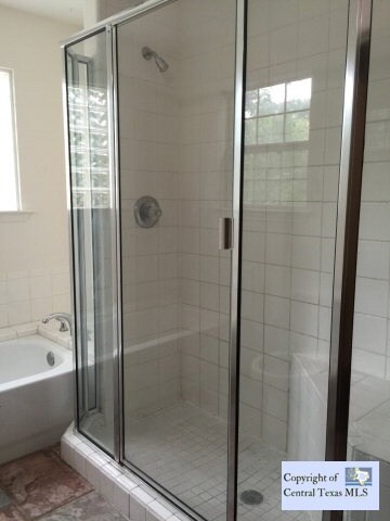 825 Midway St, San Marcos, TX 78666 - photo 2