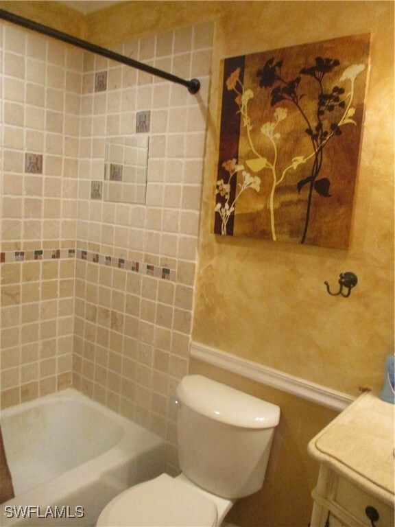 3225 E Riverside Dr unit 27B, Fort Myers, FL 33916 - photo 4