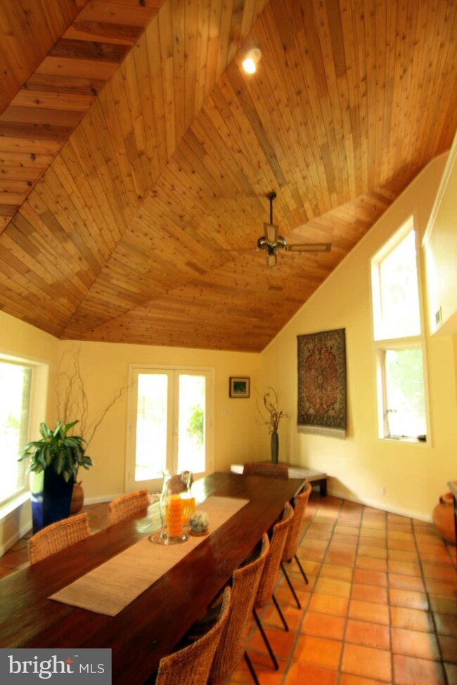 8919 Tuckerman Ln, Potomac, MD 20854 - photo 4