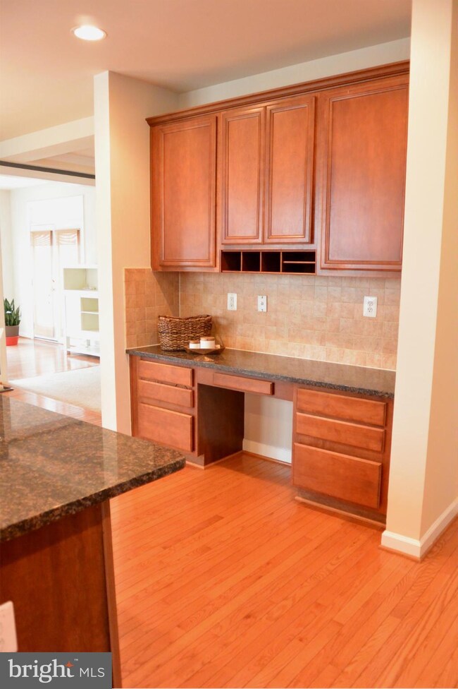 4705 Cochran Place, Centreville, VA 20120 - photo 7