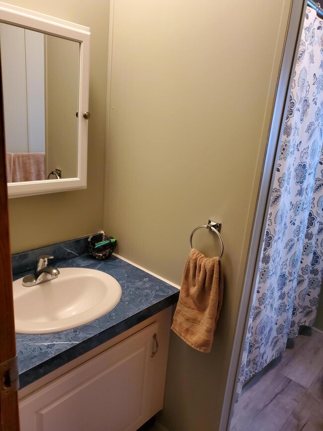 2nd bathroom