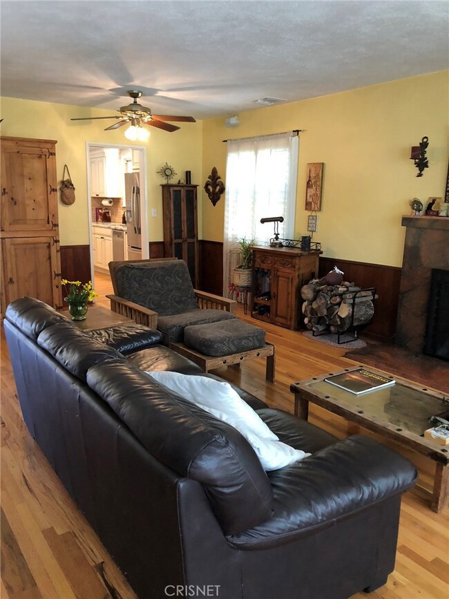 22211 Buena Ventura St, Woodland Hills, CA 91364 - photo 5